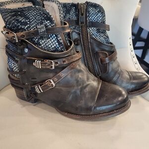 Freebird Crue Olive Boots Size 9